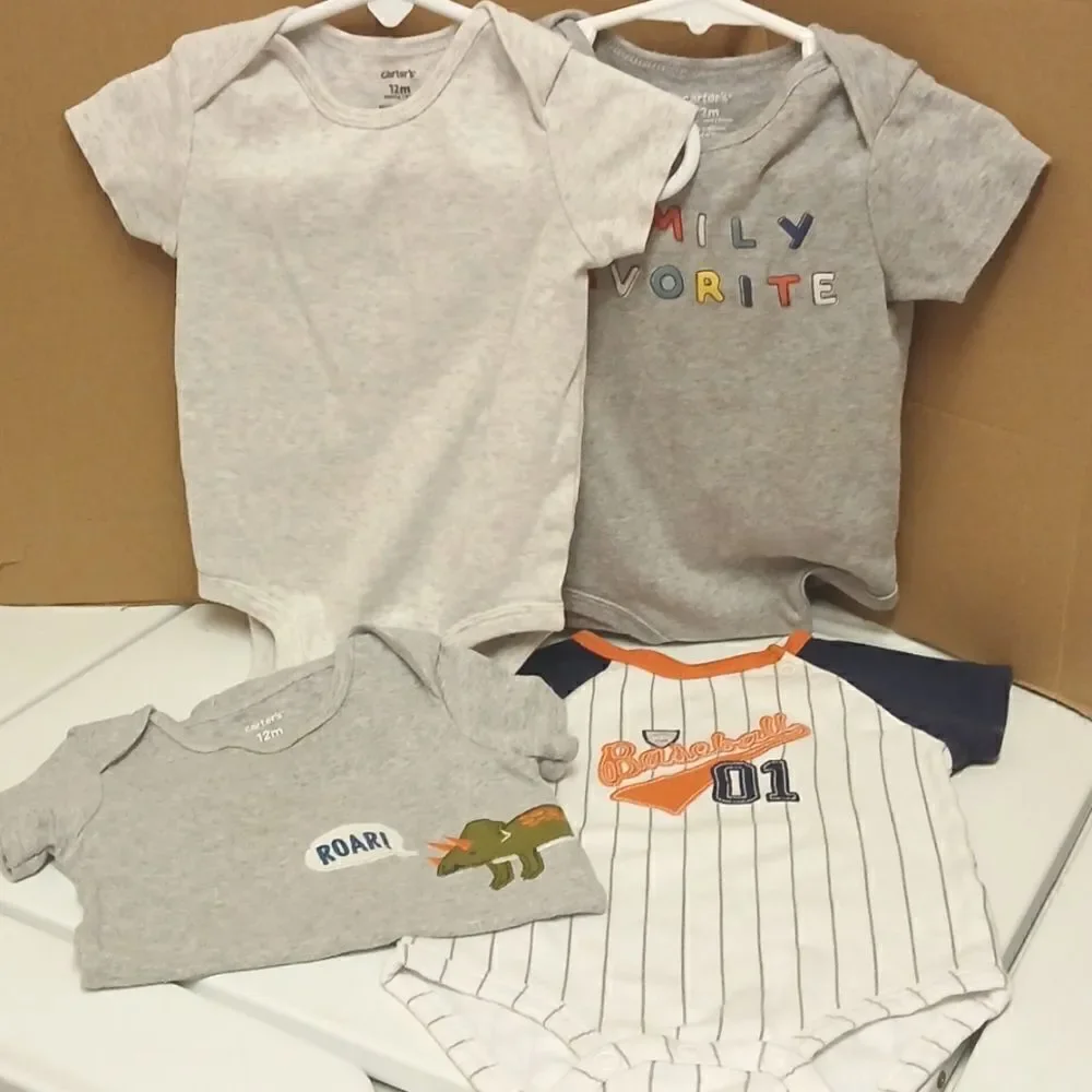 CARTERS, GARANIMAL, HOLIDAY TIME, ONESIES, & MODERN MOMENTS 12M BUNDLE OF ONESIE
